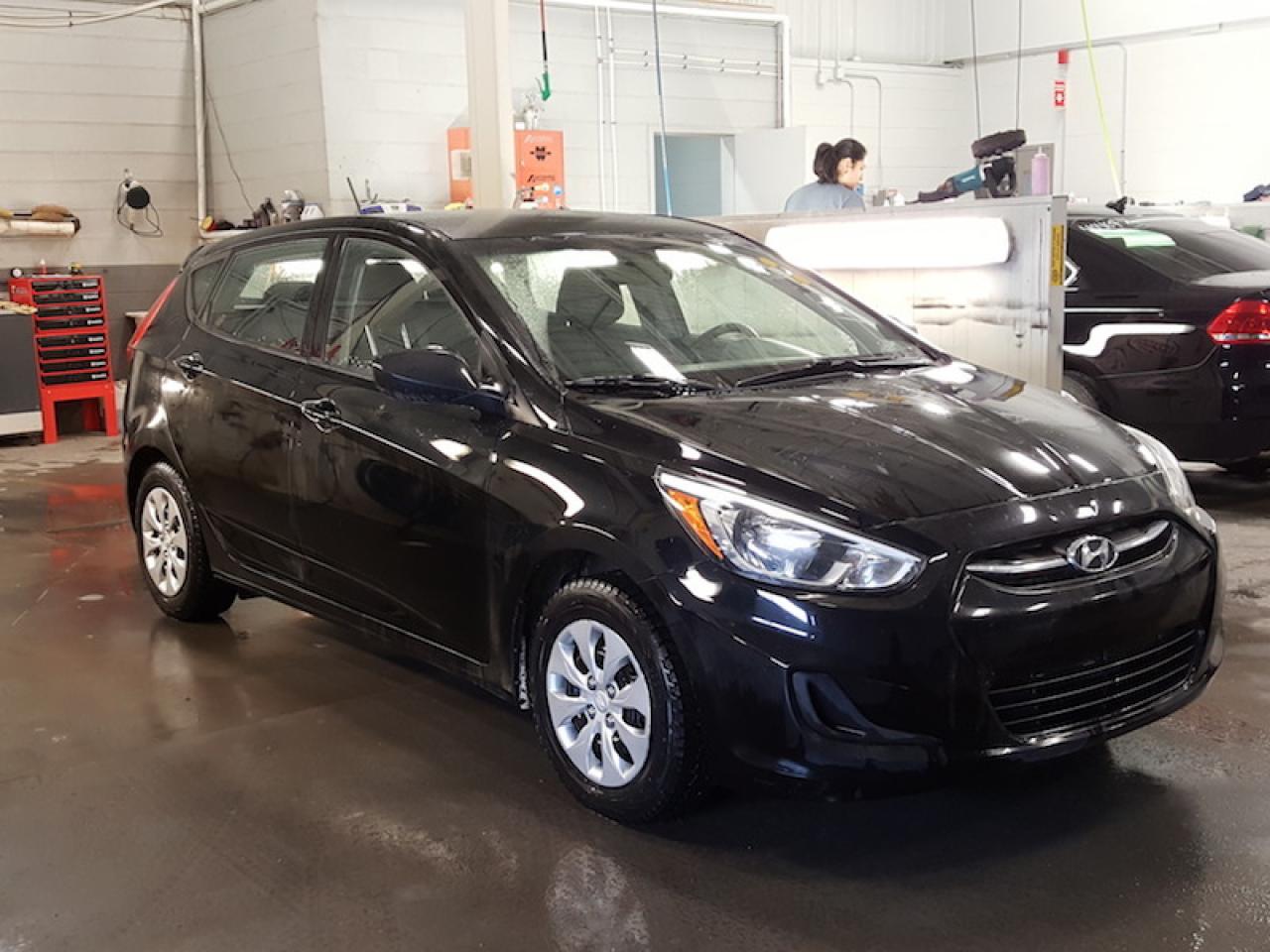Used 2015 Hyundai Accent Gl Hatch Ac for sale in St-Constant, QC