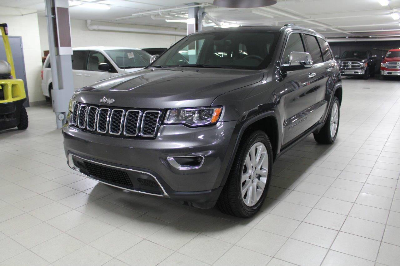 Used 2017 Jeep Grand Cherokee LIMITED 4x4 V8 for sale in St-Eustache, QC