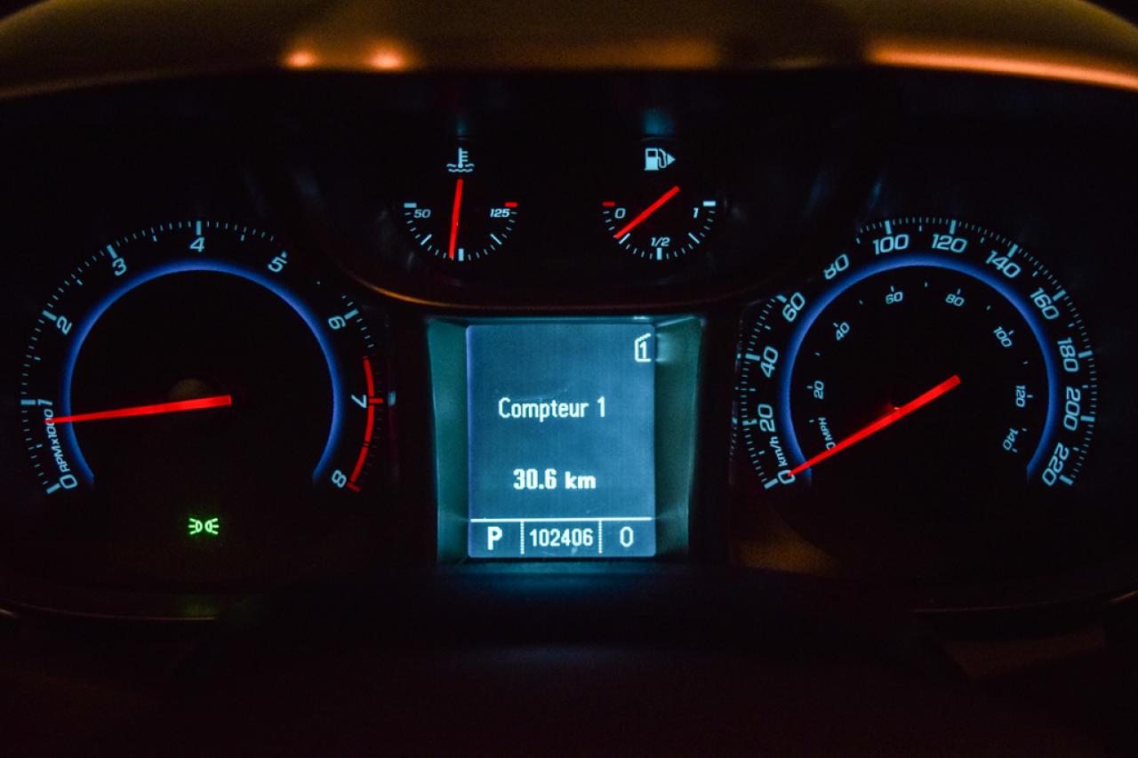 646749