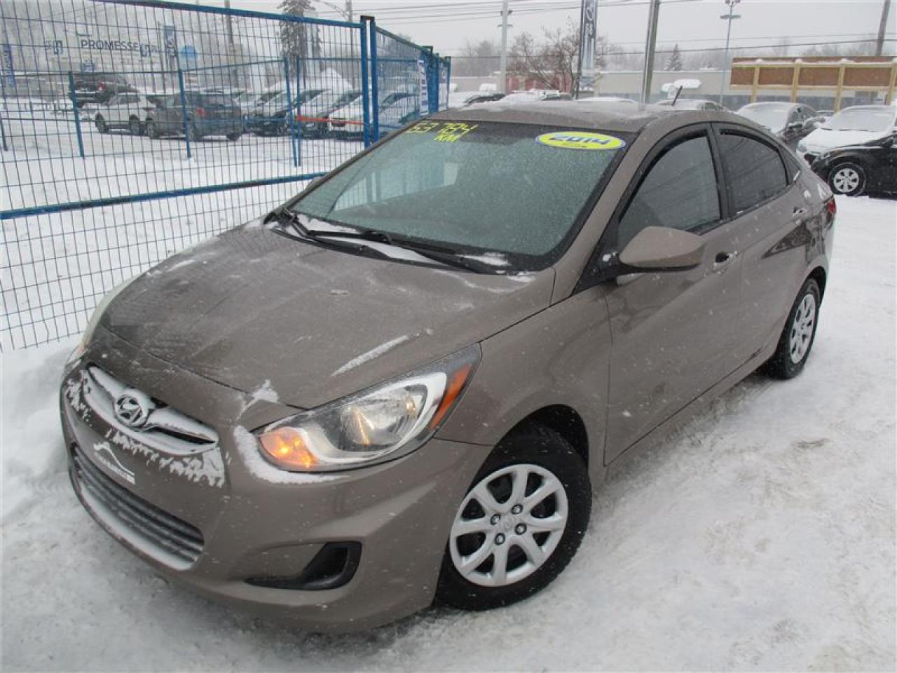 Used 2014 Hyundai Accent Gl Bluetooth,bancs for sale in Blainville, QC