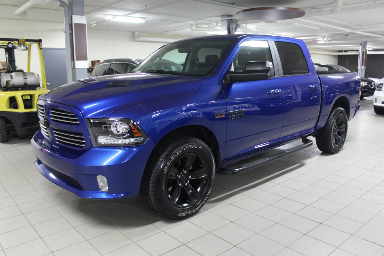 Used 2017 Dodge Ram 1500 Sport Blacktop Crew 4x4 for sale in St-Eustache, QC