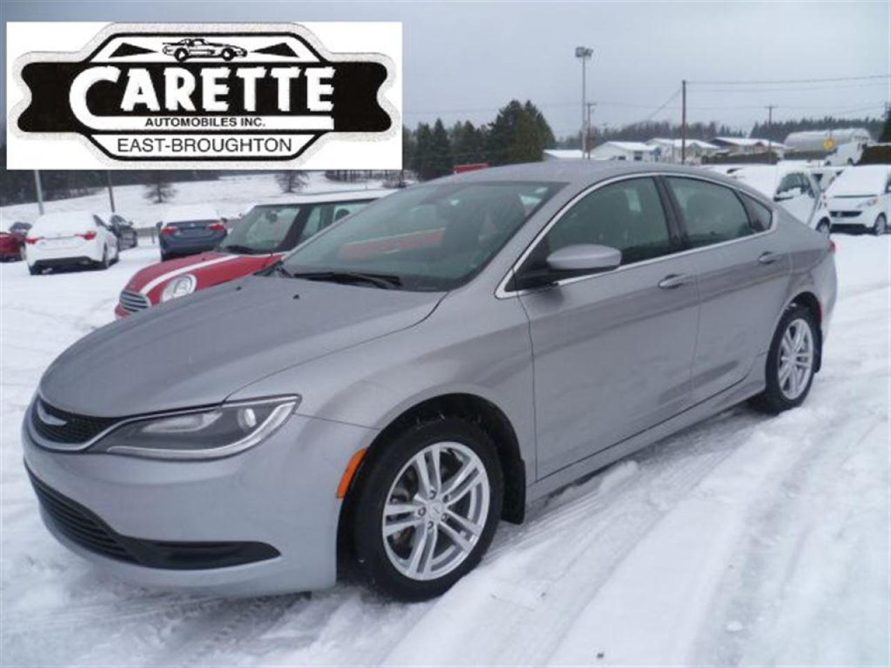 Used 2015 Chrysler 200 LX for sale in East broughton, QC
