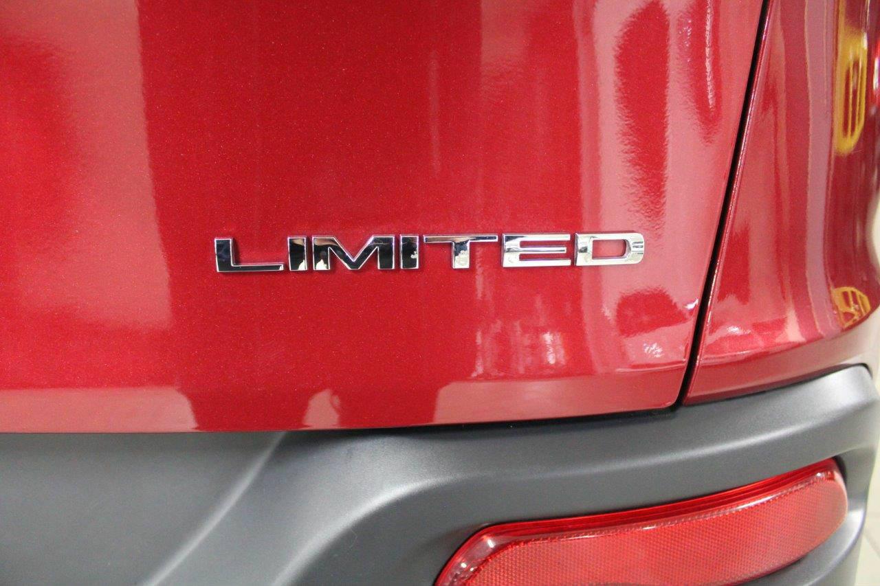 646879