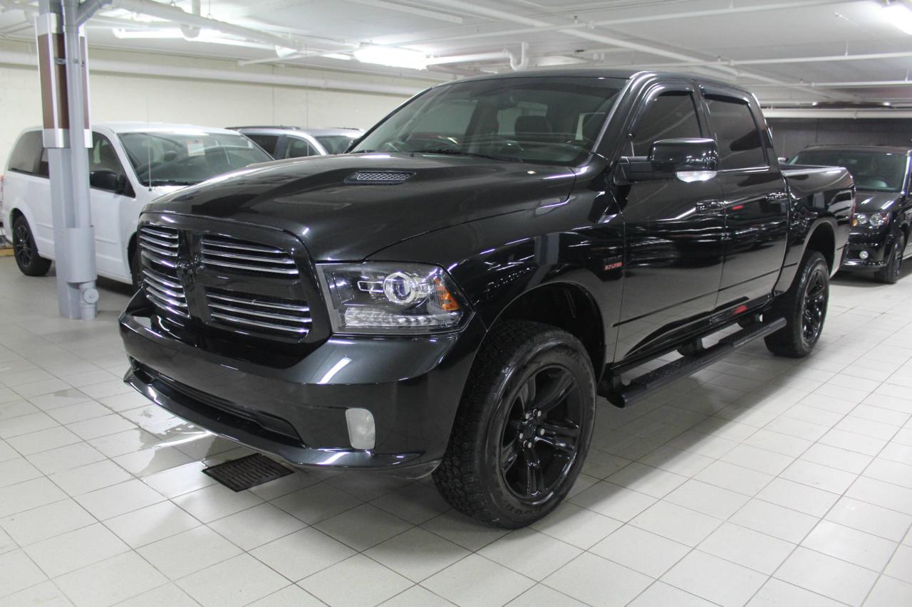Used 2016 Dodge Ram 1500 Sport Blacktop Crew 4x4 for sale in St-Eustache, QC