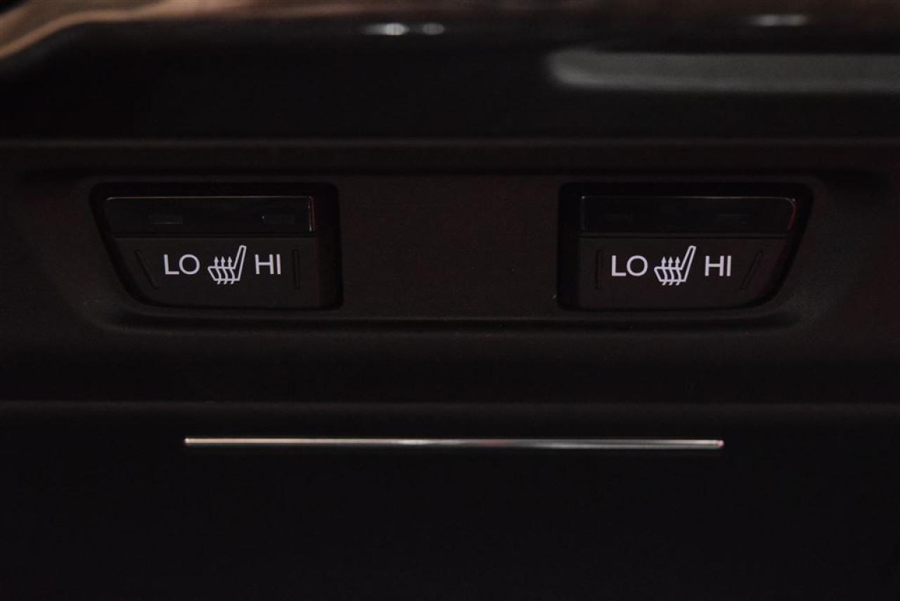 646899