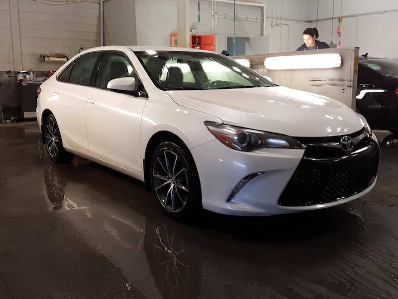 Used 2015 Toyota Camry Xse Mags Cuir for sale in St-Constant, QC