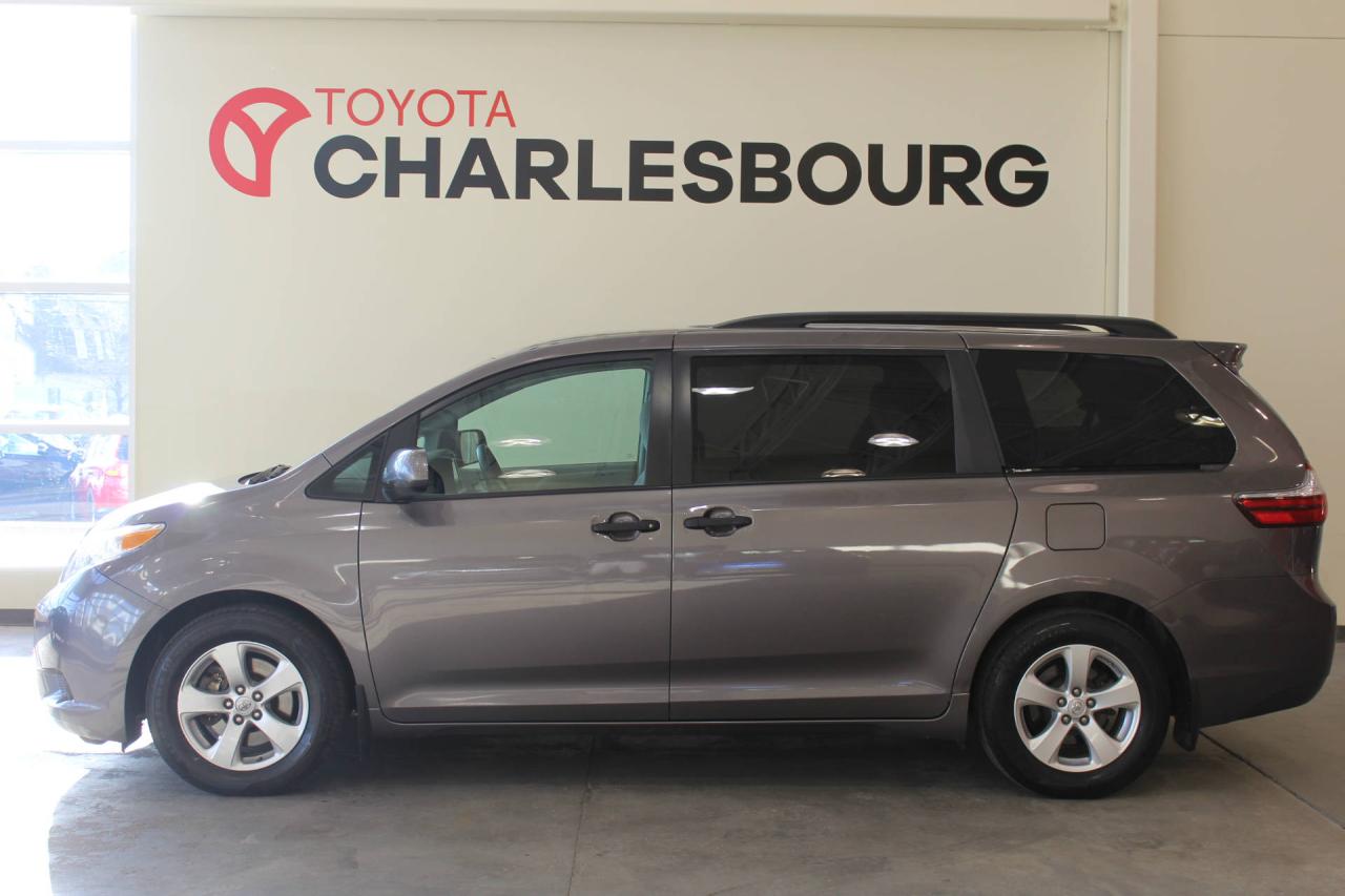 Used 2016 Toyota Sienna CE ** 7 PASSSAGERS ** for sale in Québec, QC