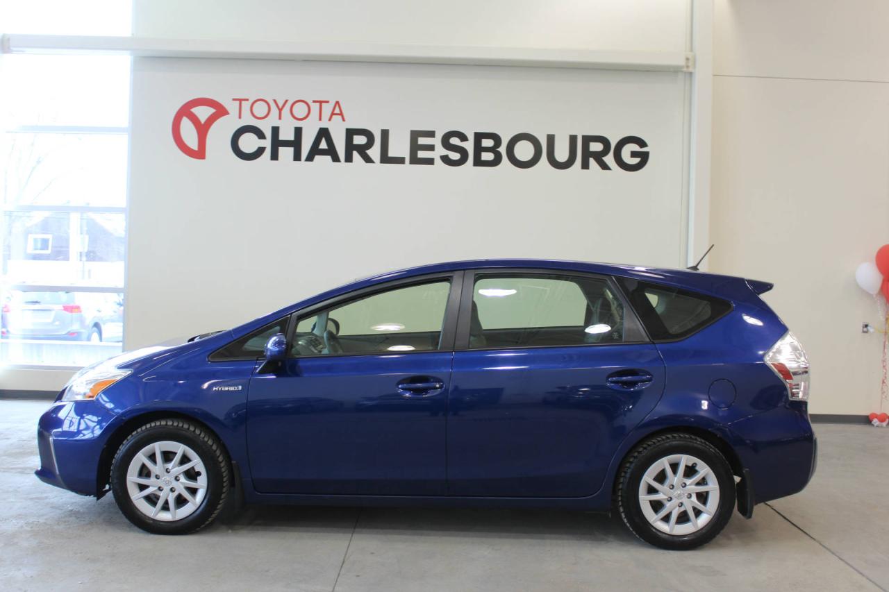 Used 2014 Toyota Prius V  for sale in Québec, QC