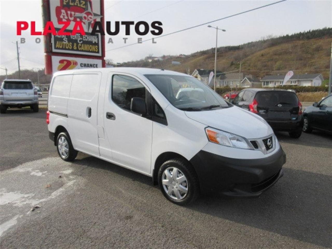 Used 2014 Nissan NV S for sale in Boischatel, QC