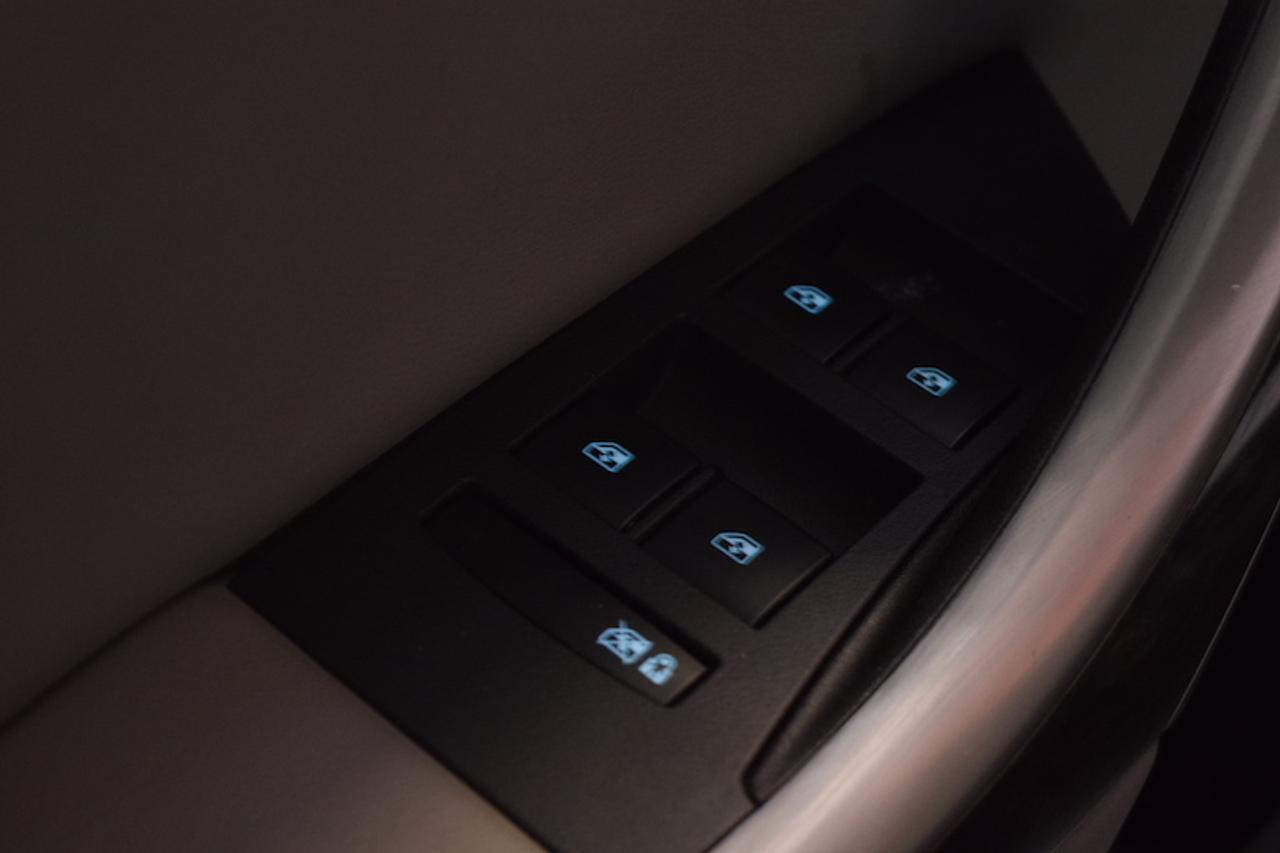 647145.11315770