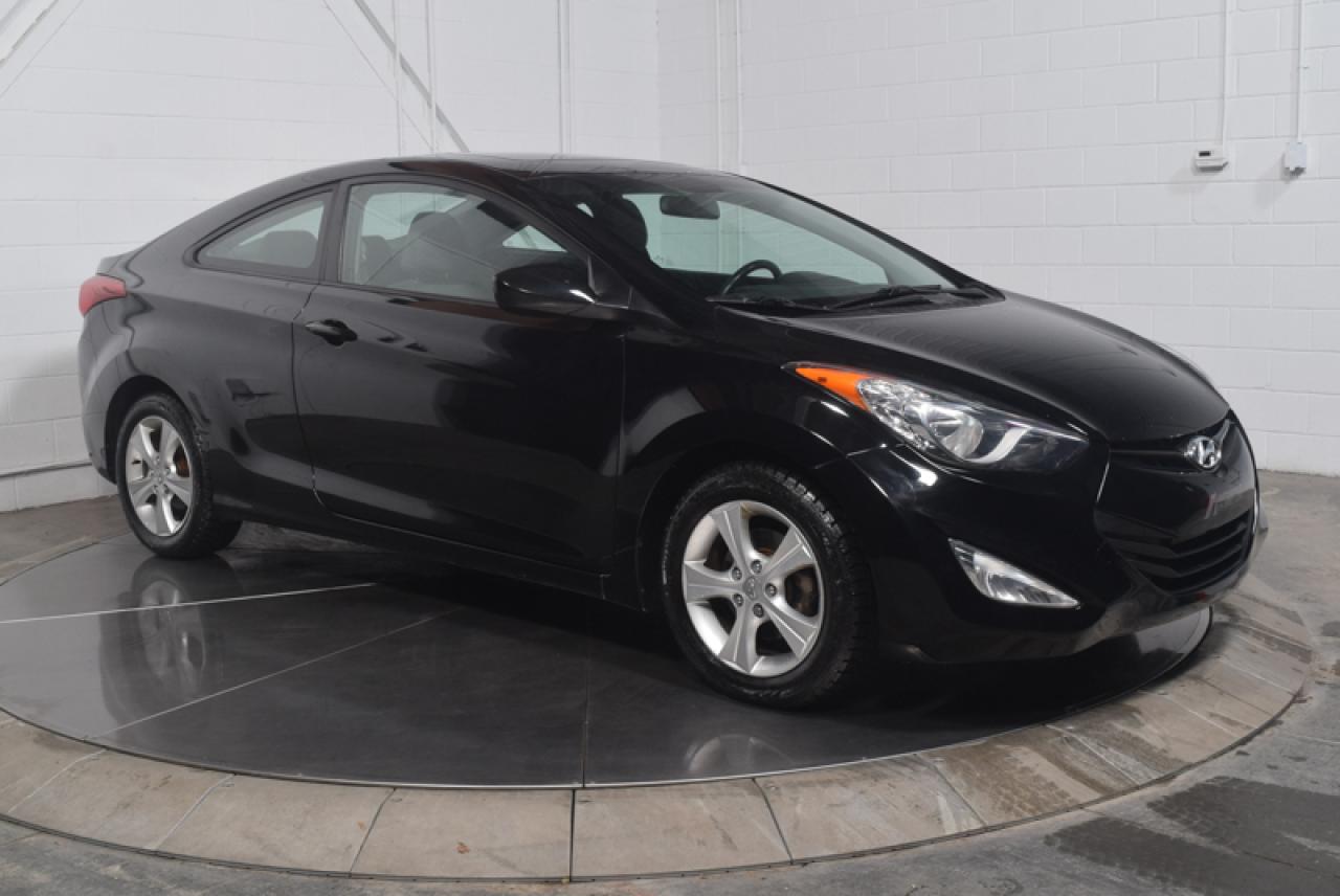 Used 2013 Hyundai Elantra En Attente for sale in St-Constant, QC