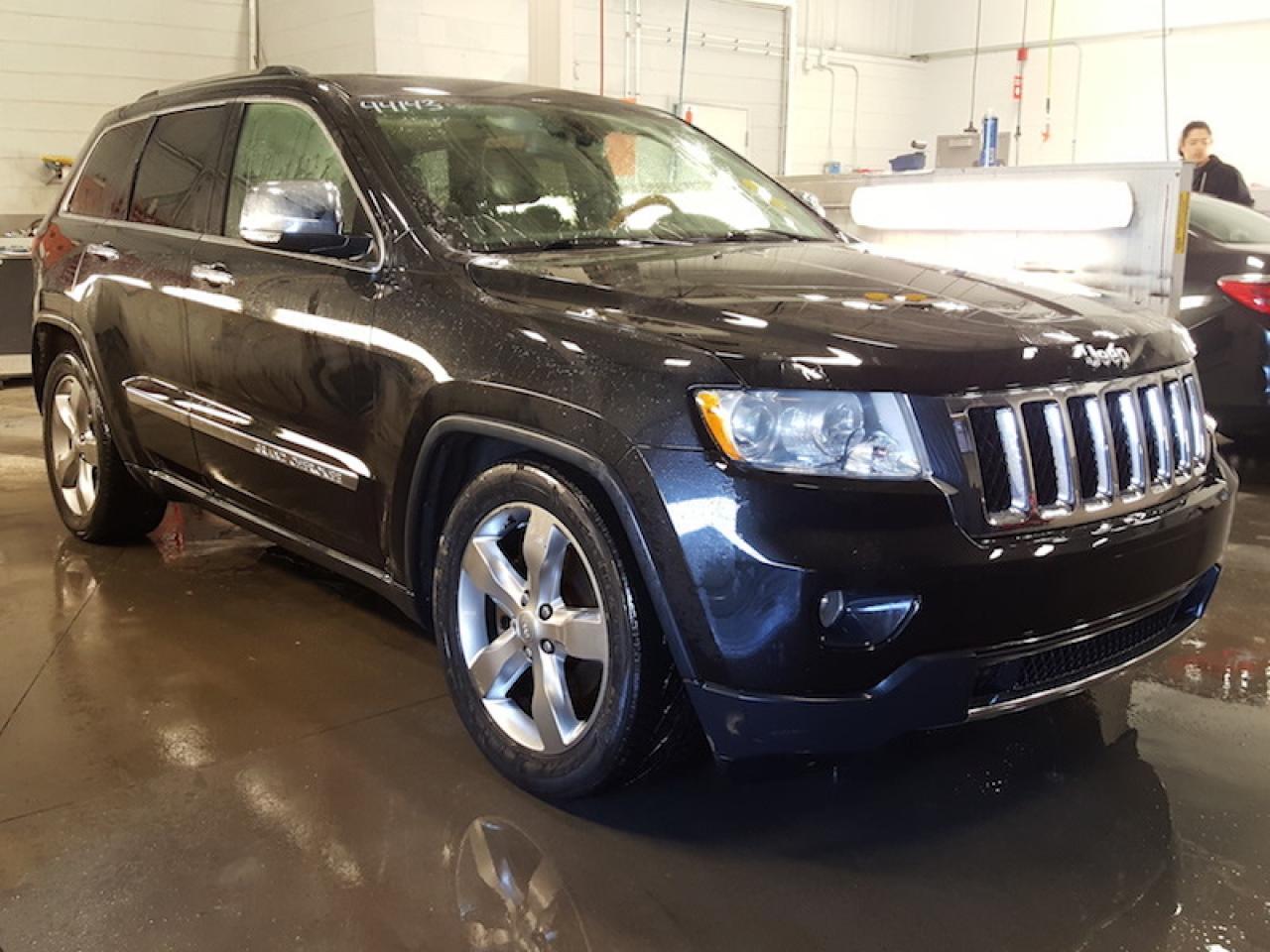 Used 2011 Jeep Grand Cherokee Overland Awd Hemi for sale in St-Constant, QC