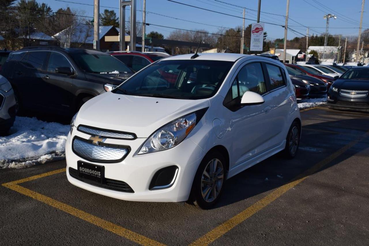 <a href=https://www.bourgeoischevrolet.com/occasion/Chevrolet-Spark-2014.html>https://www.bourgeoischevrolet.com/occasion/Chevrolet-Spark-2014.html</a>

La Chevrolet Spark EV 2014 est 100 % électrique / Elle est éligible pour une rabais gouvernementale jusqua $4000! Possibilité de navigation avec lapplication Bringo, sièges chauffants, démarreur à distance, démarrage sans clé, OnStar, ordinateur de bord avec écran tactile, prise USB, Bluetooth, radio Sirius XM, air climatisé, régulateur de vitesse, verrouillage et vitres électriques, borne 110V incluse / Un concessionnaire chevronné en matière de véhicule électrique; Bourgeois Chevrolet est votre spécialiste VÉ en Amérique du Nord. Vous avez tout à gagner, contactez-nous pour votre essai routier prolongé aujourdhui! Appelez-nous au 1-800-301-5125, visitez-nous en ligne bourgeoischevrolet.com, ou venez nous voir au 3502 rue Queen, Rawdon, Québec - Il nous fait plaisir de vous servir depuis plus de 50 ans!

The Chevrolet Spark EV 2014 is 100% electric / This vehicle will be eligible for a government rebate of up to $ 4000! Navigation available through Bringo app, Heated seats, Remote distance starter, Keyless start, OnStar, On-Board Computer with colour touch screen, USB port, Bluetooth, Sirius XM radio, Air conditioning, Cruise control, Power lock doors and windows, 110V charging cable included / An award-winning dealership in the EV industry, Bourgeois Chevrolet is your EV specialist in North America. You have everything to gain. Contact us for your test drive today! Call us at 1-800-301-5125, visit us on-line at bourgeoischevrolet.com, or come see us at 3502 rue Queen, Rawdon, Quebec - it has been our pleasure to serve you for more than 50 years!