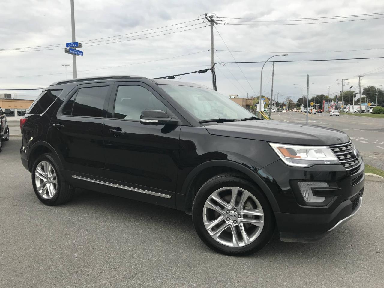 Used 2017 Ford Explorer XLT AWD TOIT CUIR NAVIGATION for sale in Laval, QC