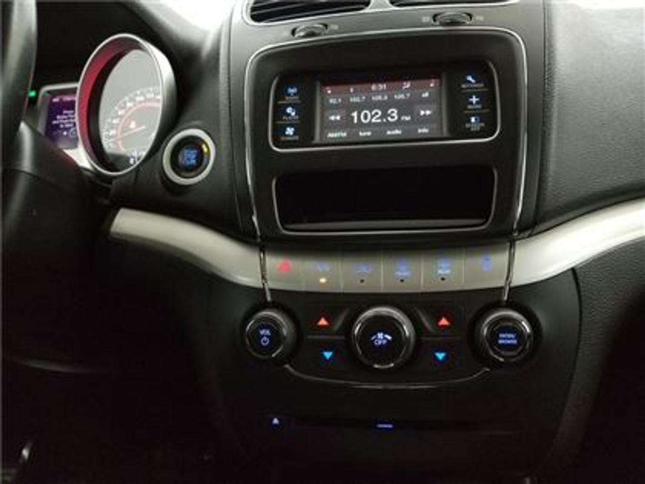 647418.11320636