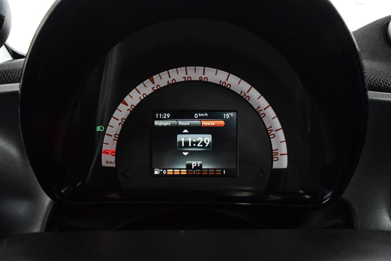 647559.11323728