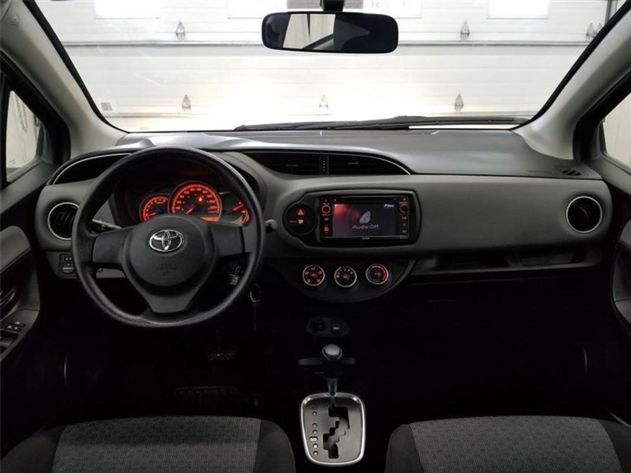 647561.11323730