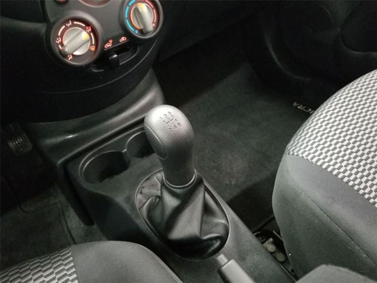 647568