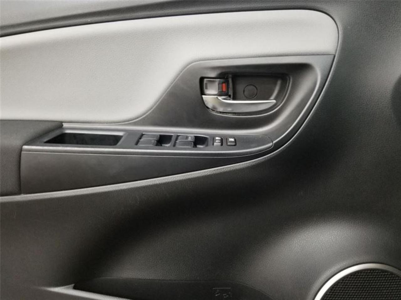 647593