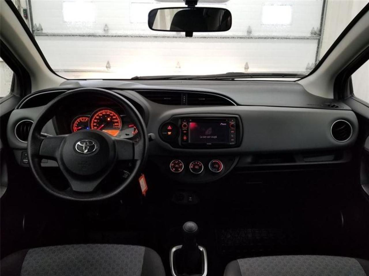 647593