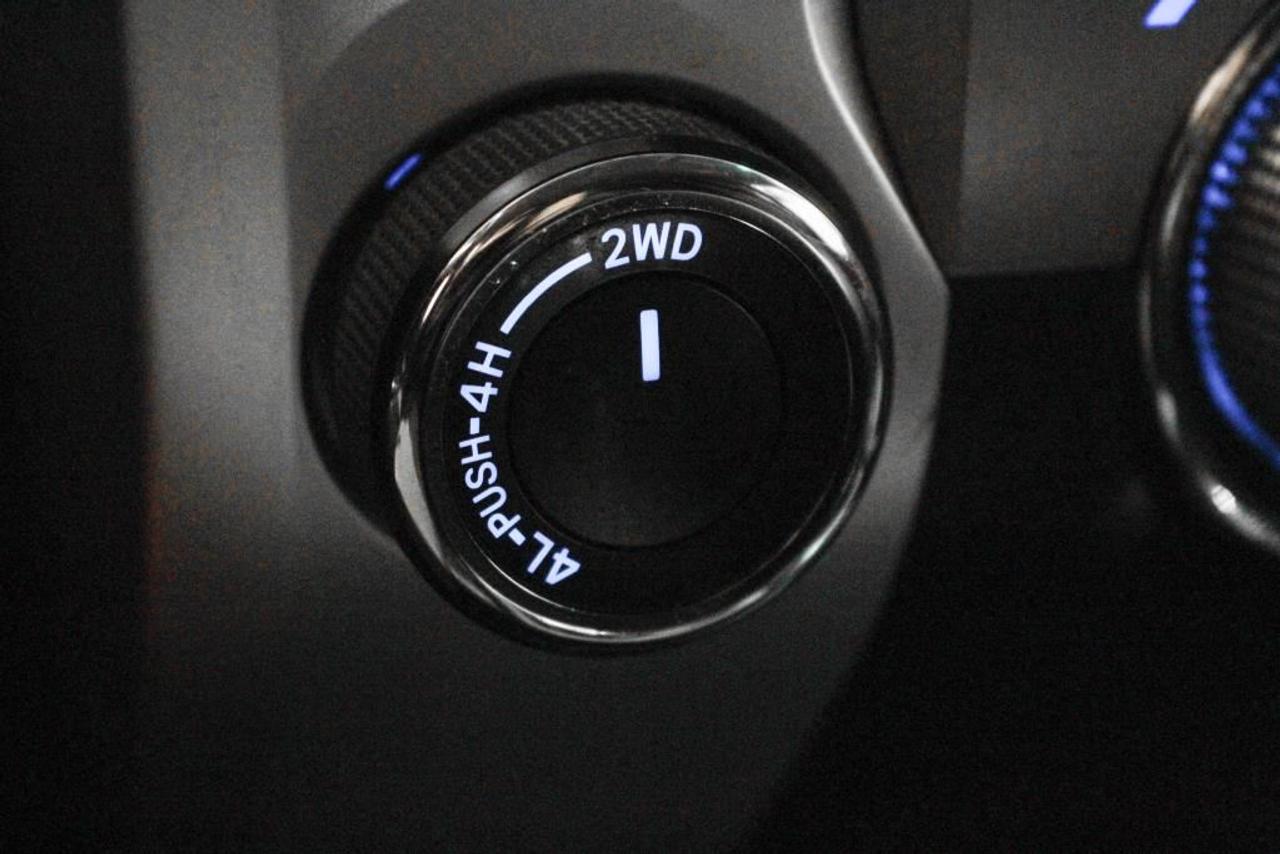 647603.11805886