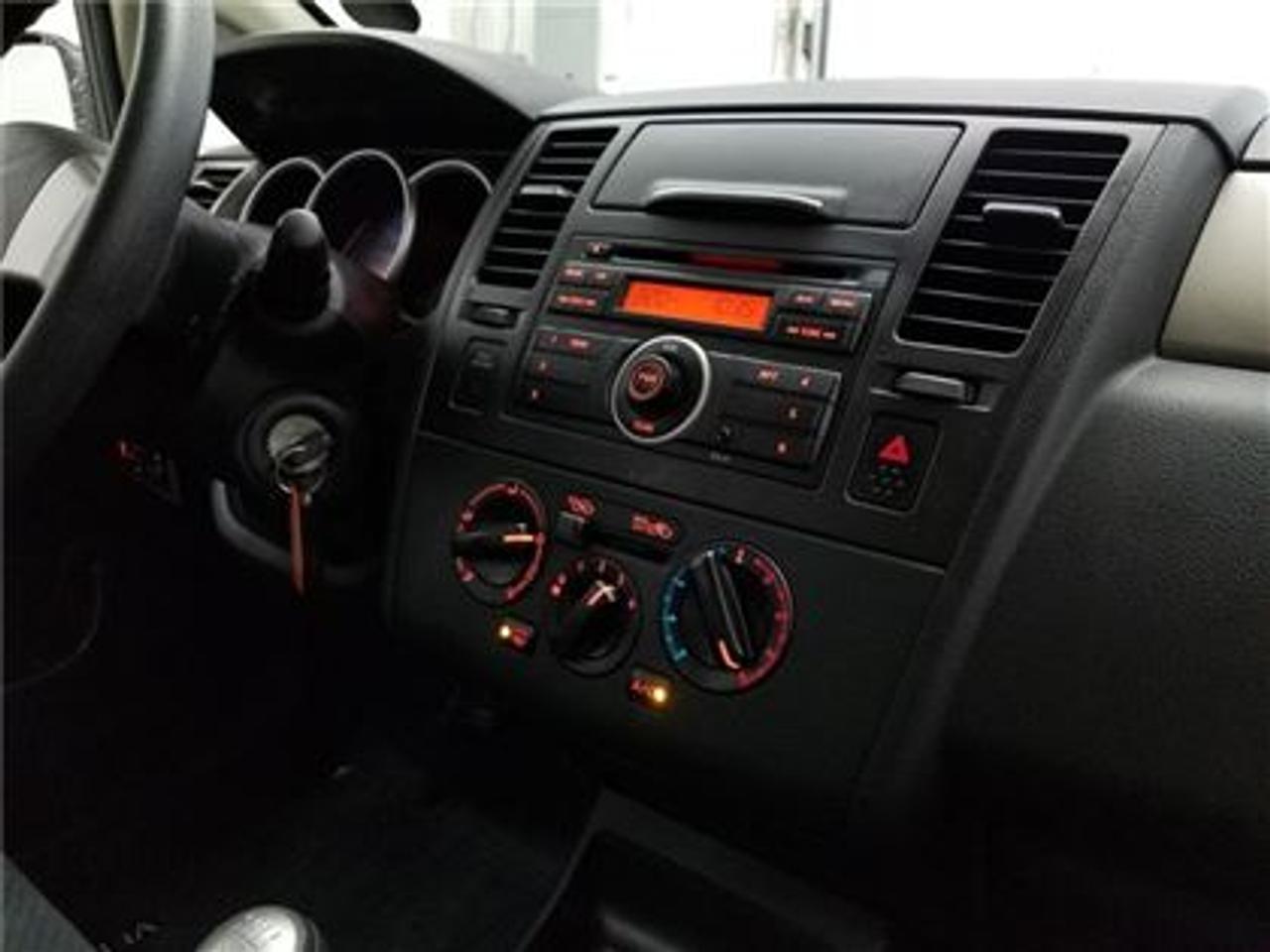 647631.11325182