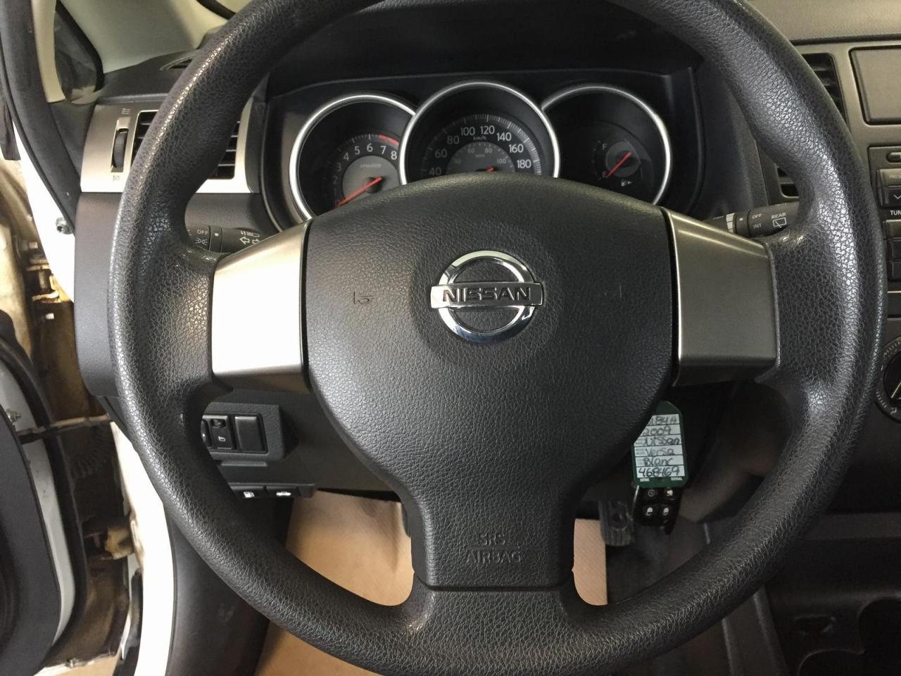647633