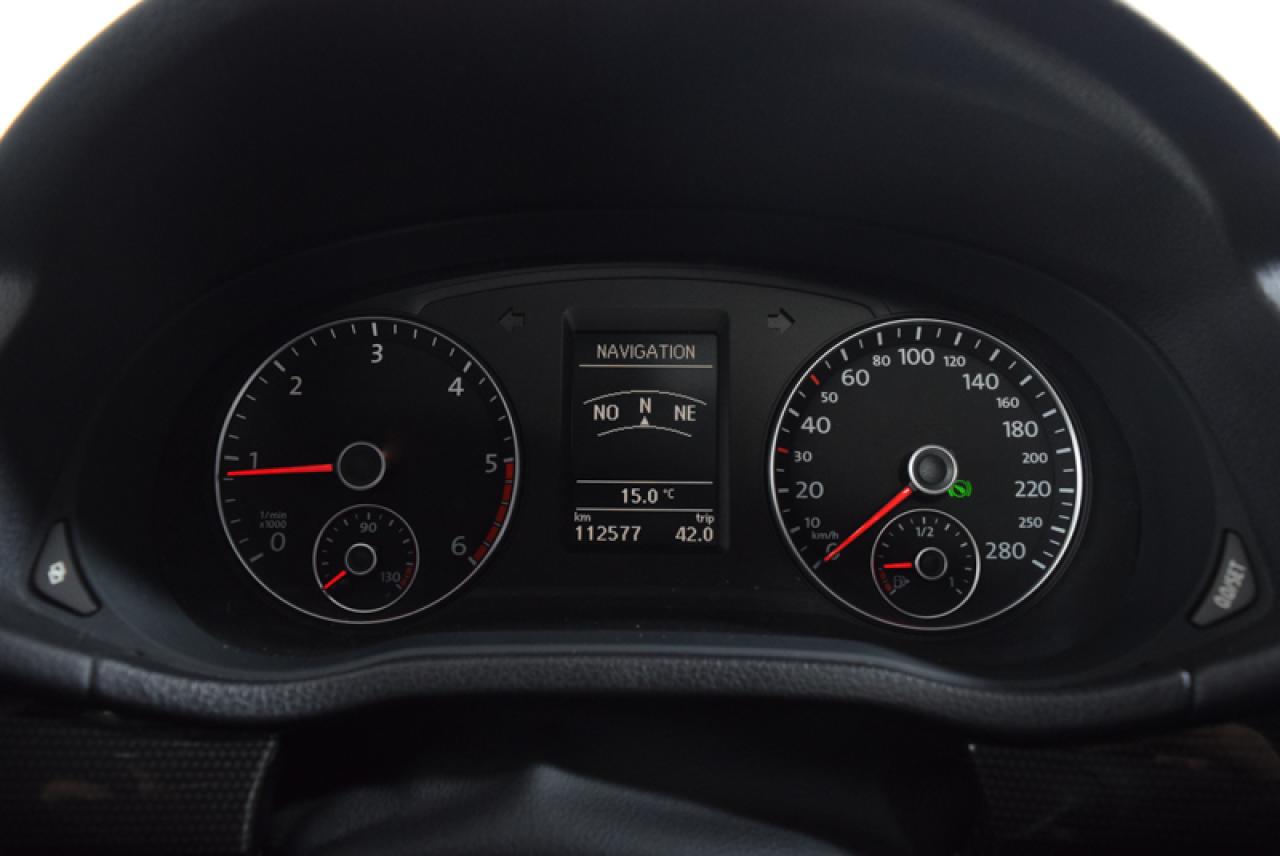 647643