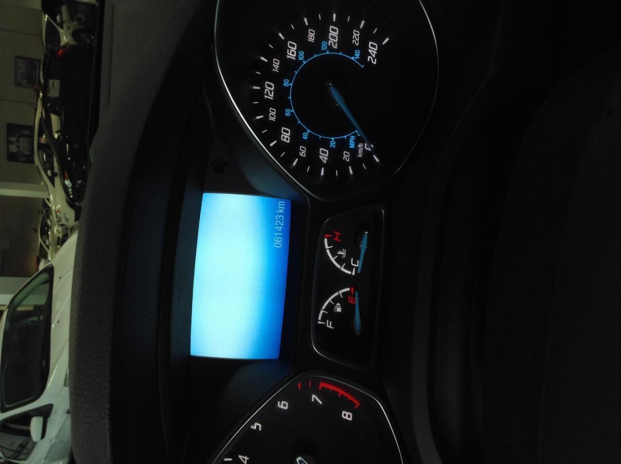 647696