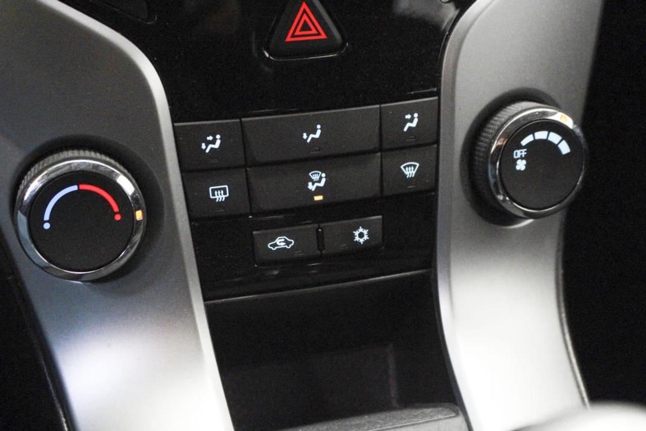 647697.11806269