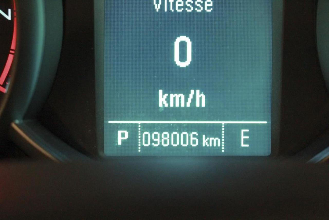 647697