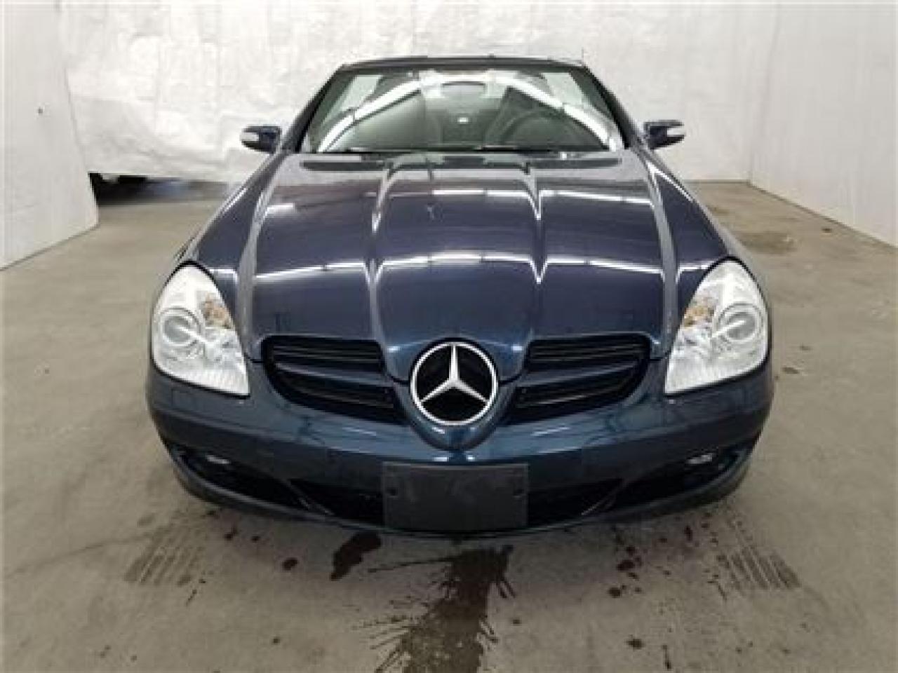 647703