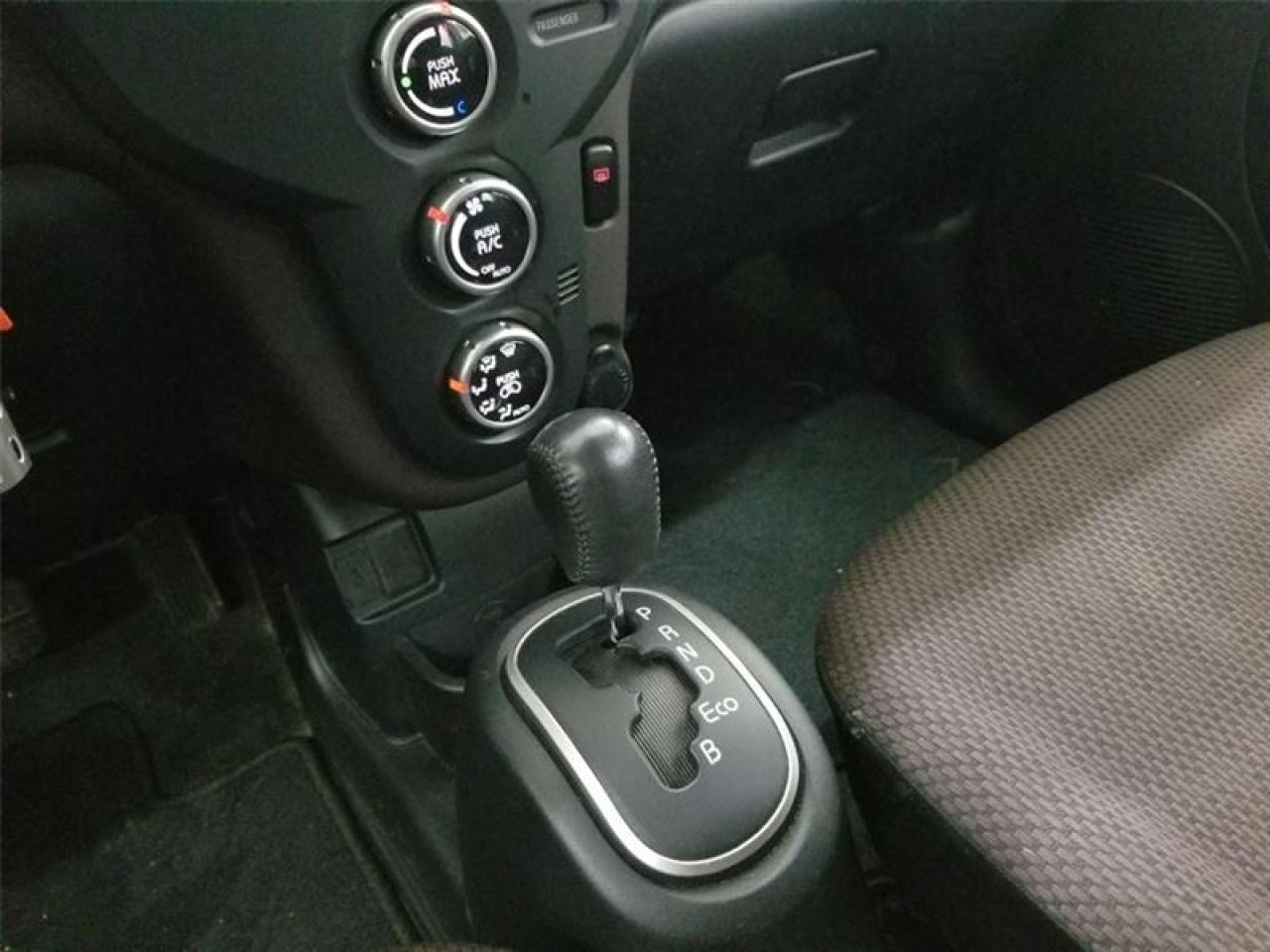 647731