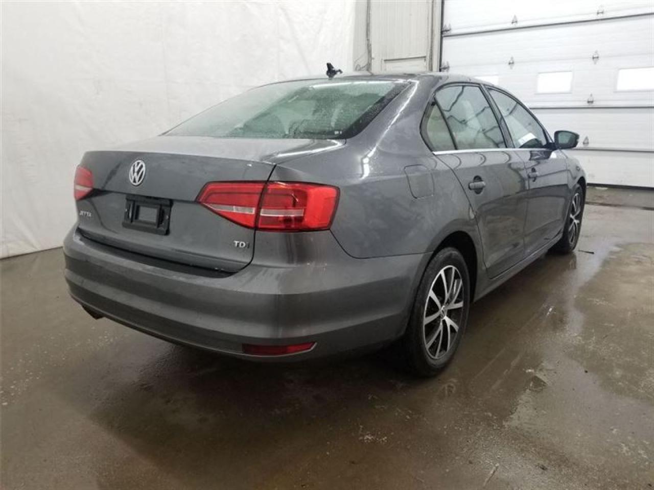 647736