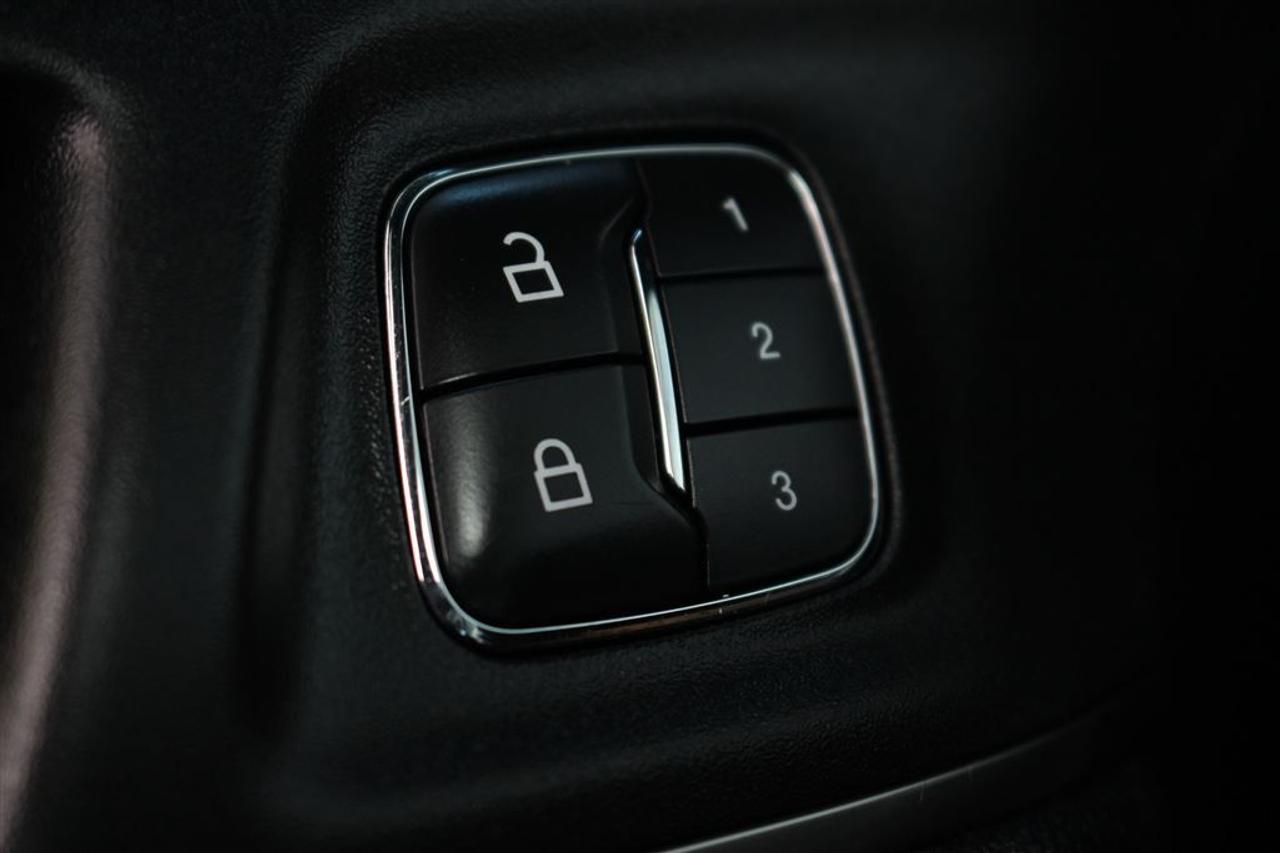 647749.11327868