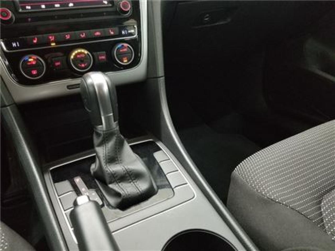 647790