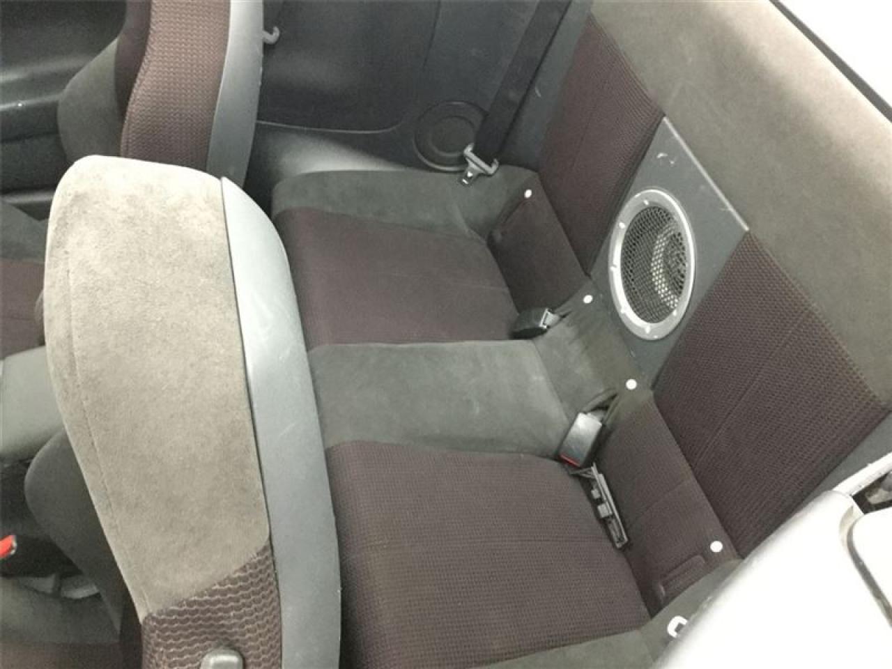 647811