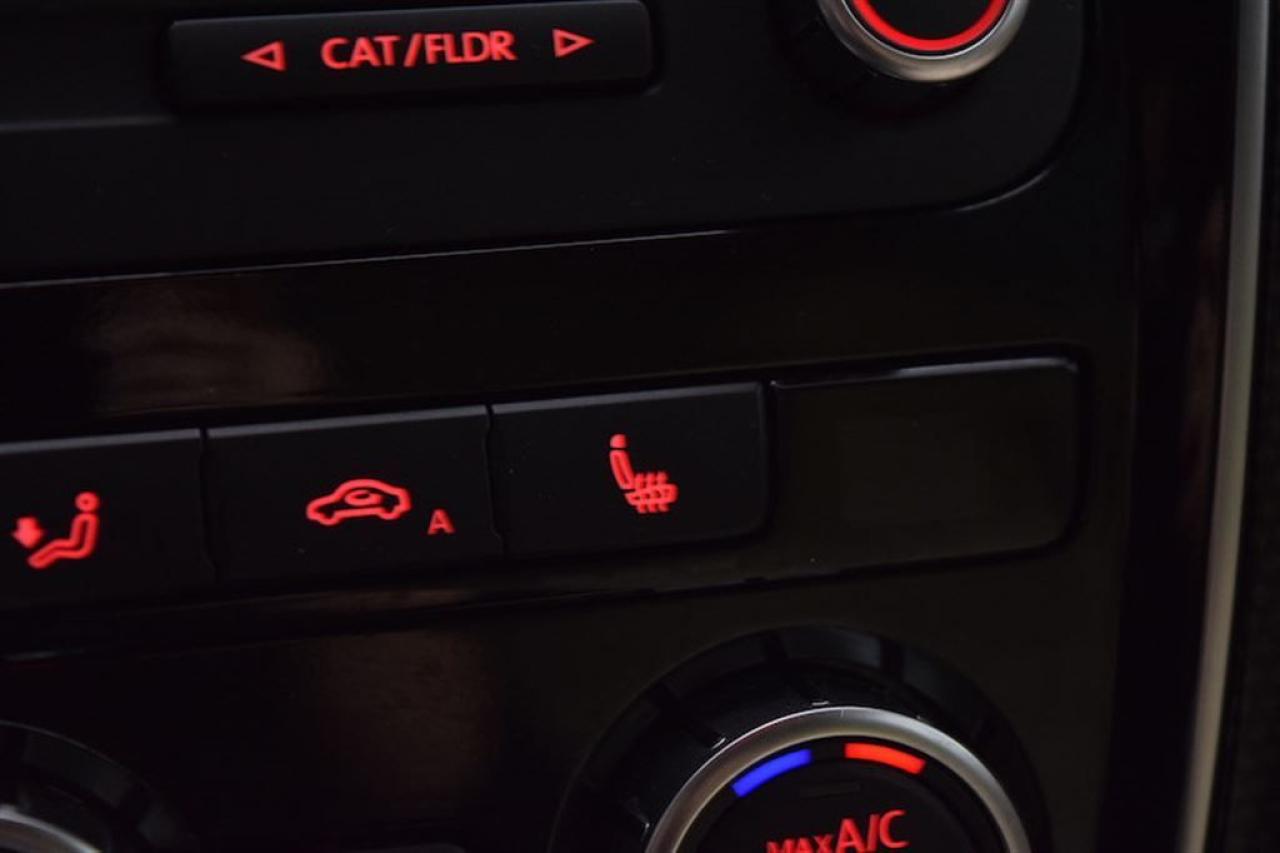 647813