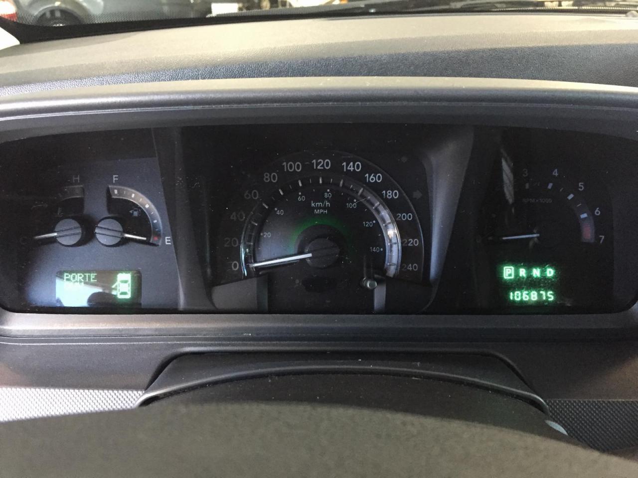 647816
