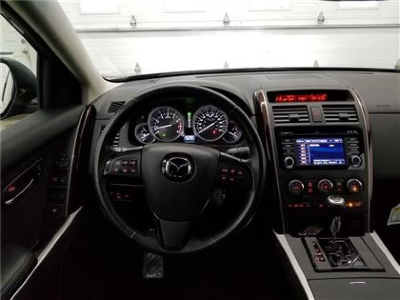 647832