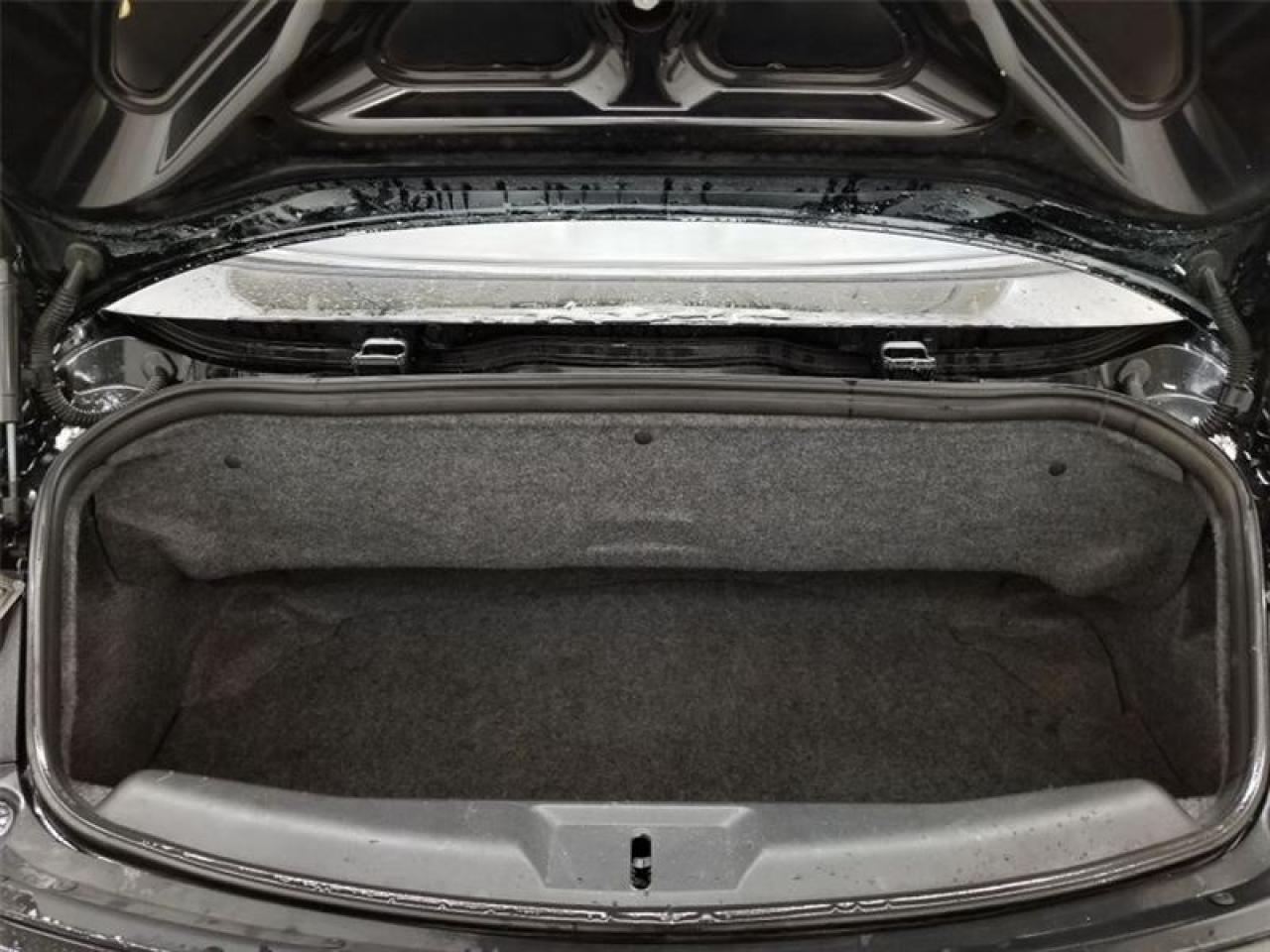 647843
