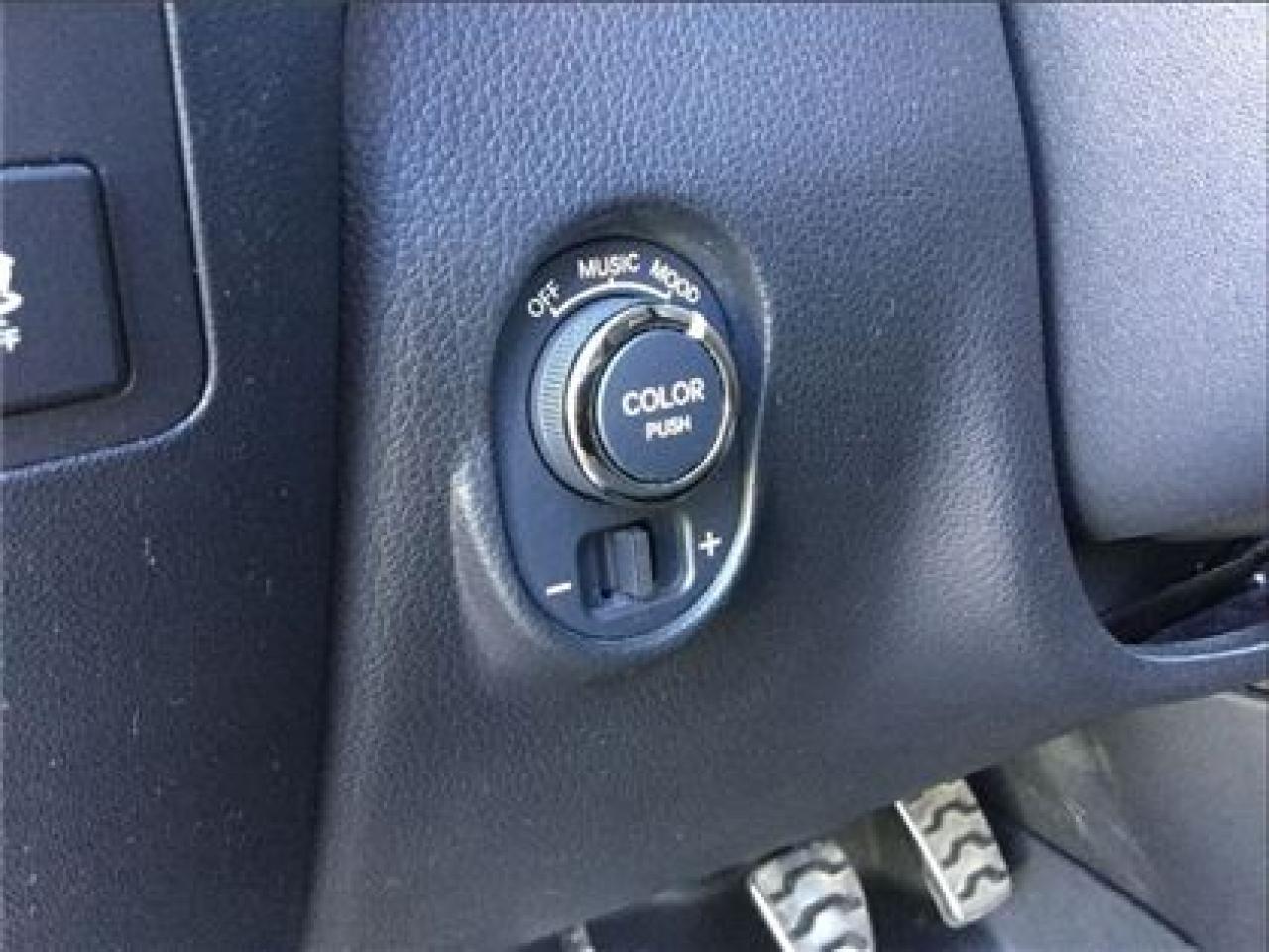 647858
