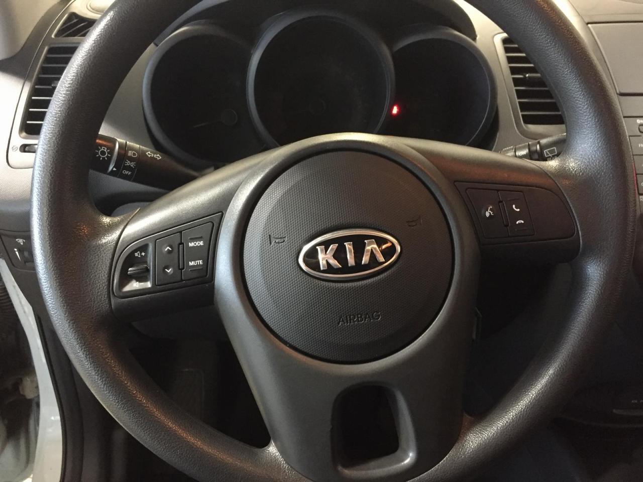 647898