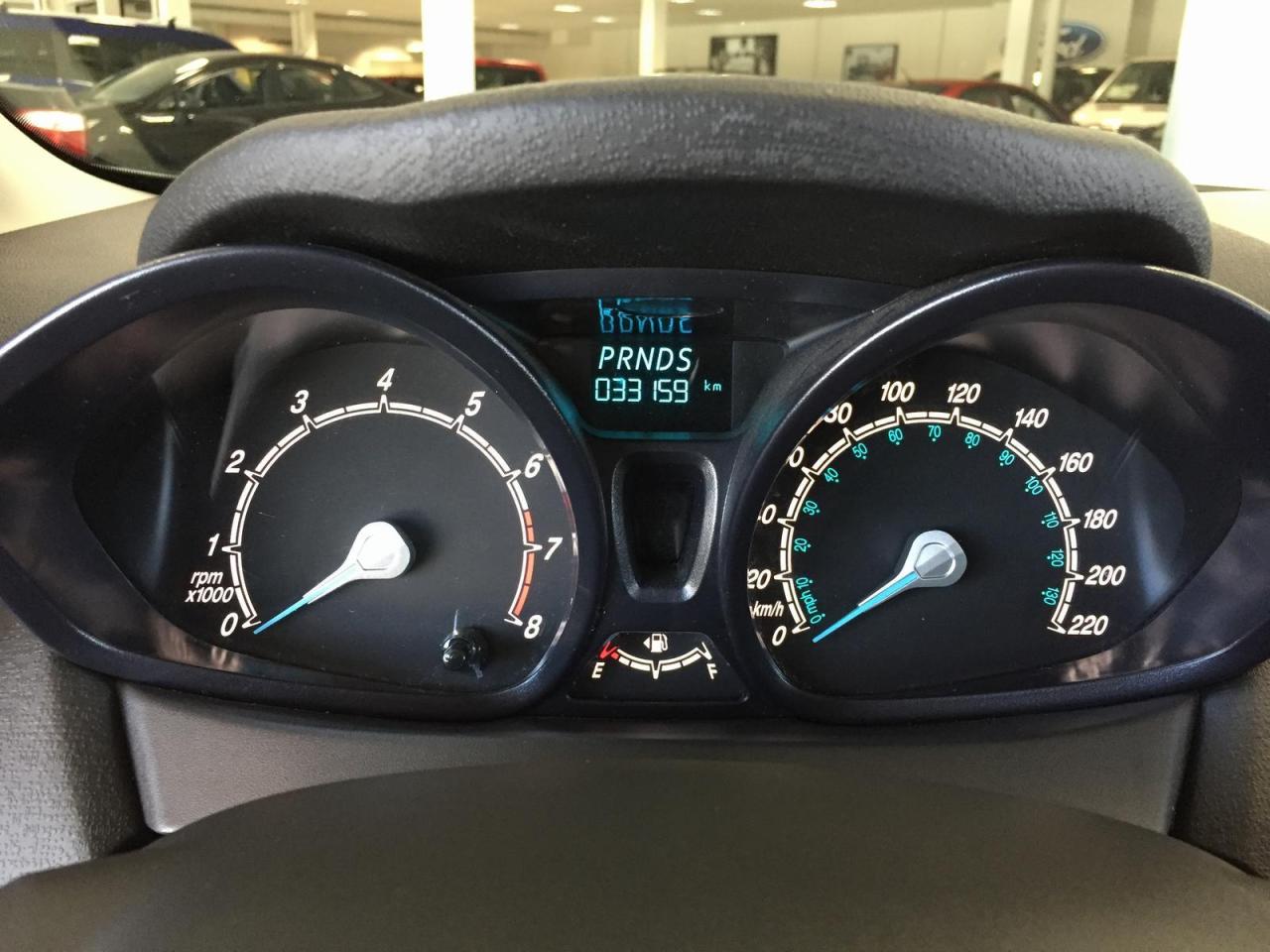 647902