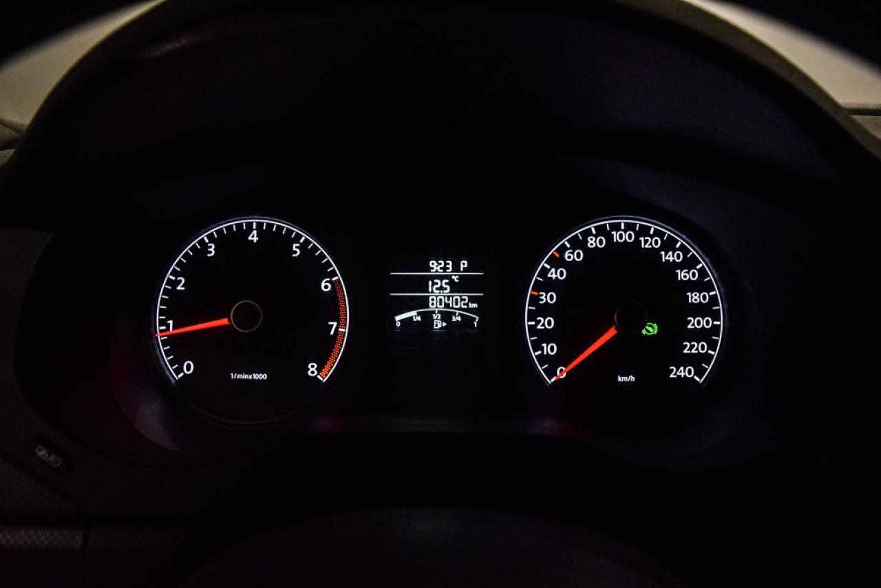 648067