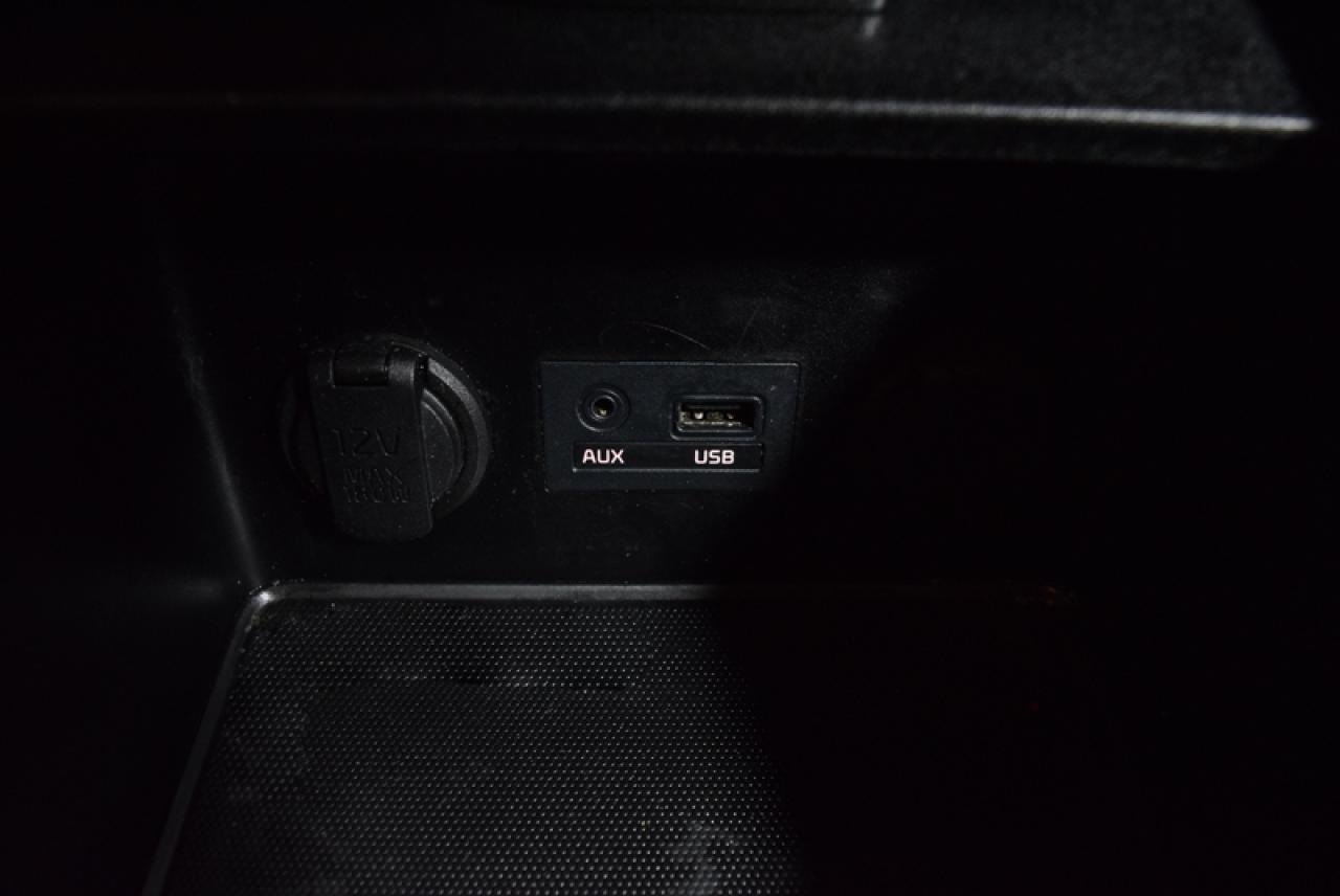 648100