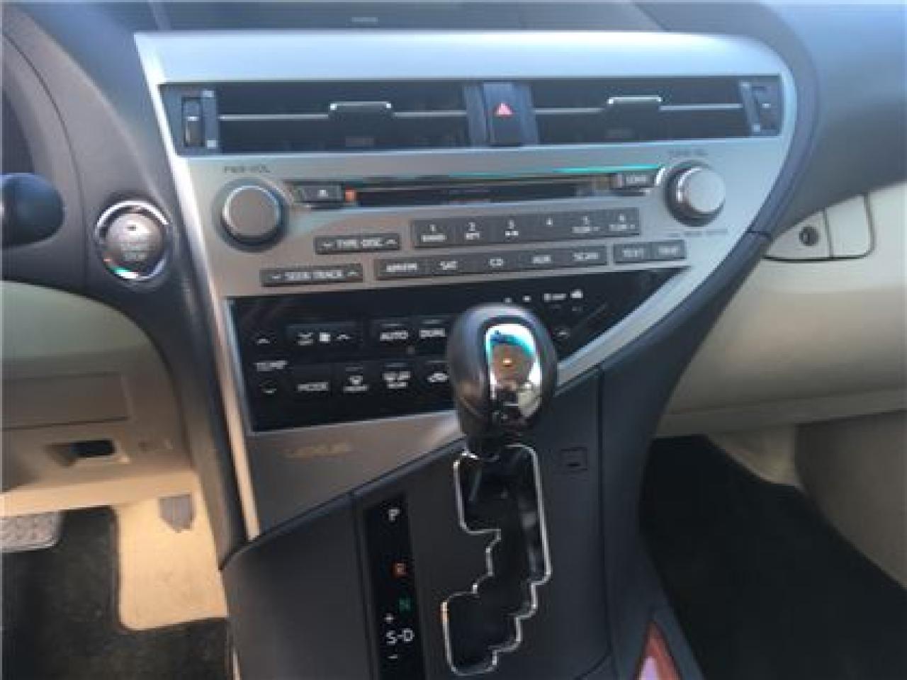 648182