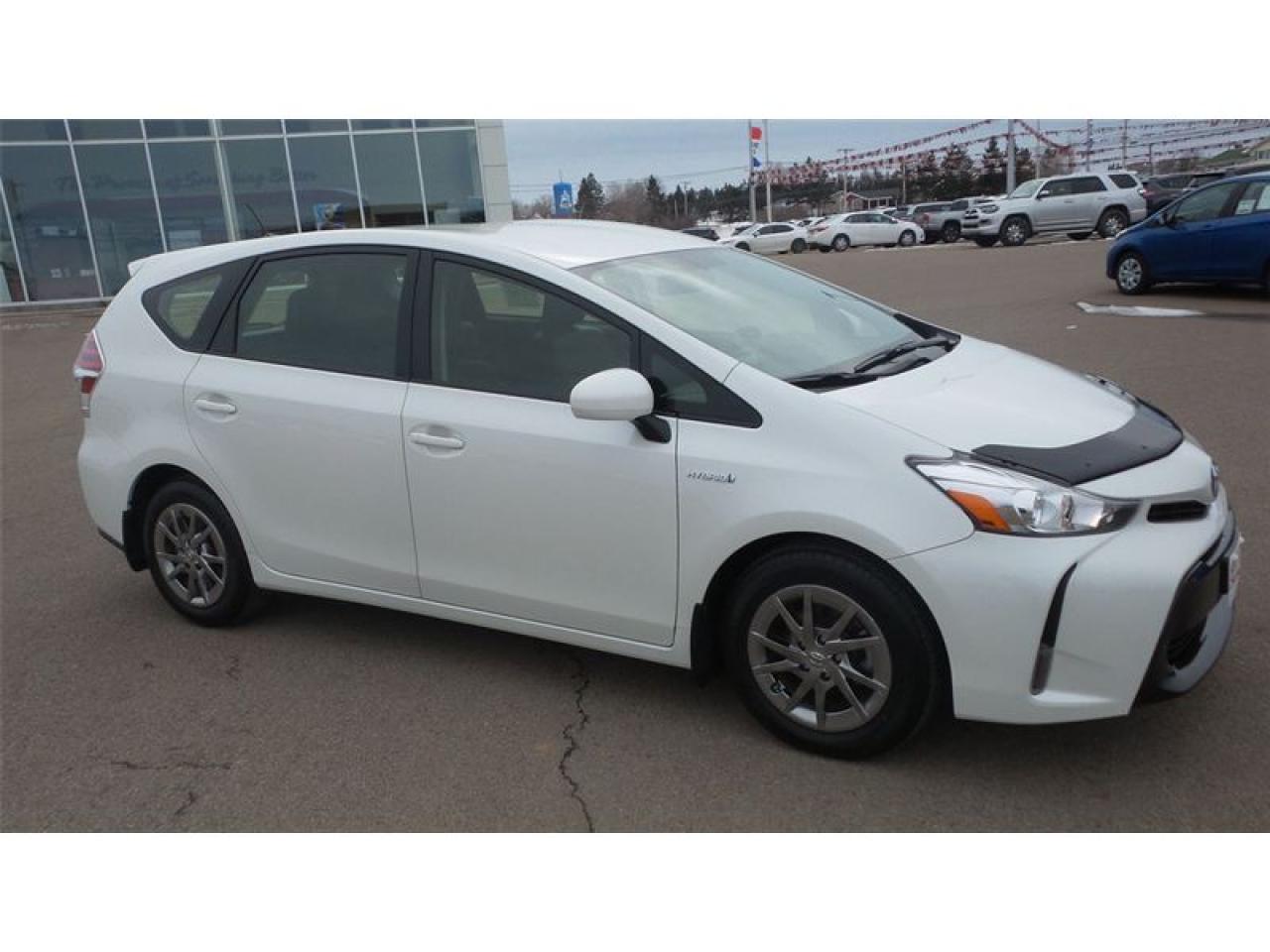 Used 2017 Toyota Prius V GAR for sale in Laval, QC