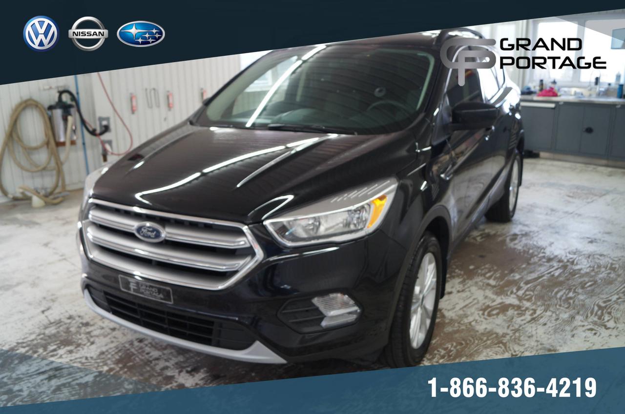 <a href=https://www.grandportageauto.com/occasion/Ford-Escape-2017.html>https://www.grandportageauto.com/occasion/Ford-Escape-2017.html</a>

Joli véhicule utilitaire sport compact à traction intégrale et transmission automatique, bien équipé, bas kilométrage à létat de presque neuf.