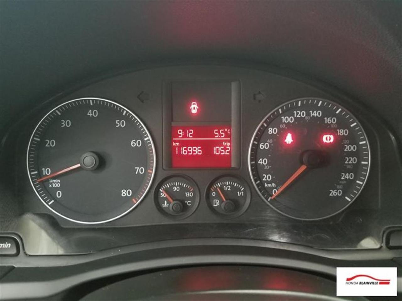 648285